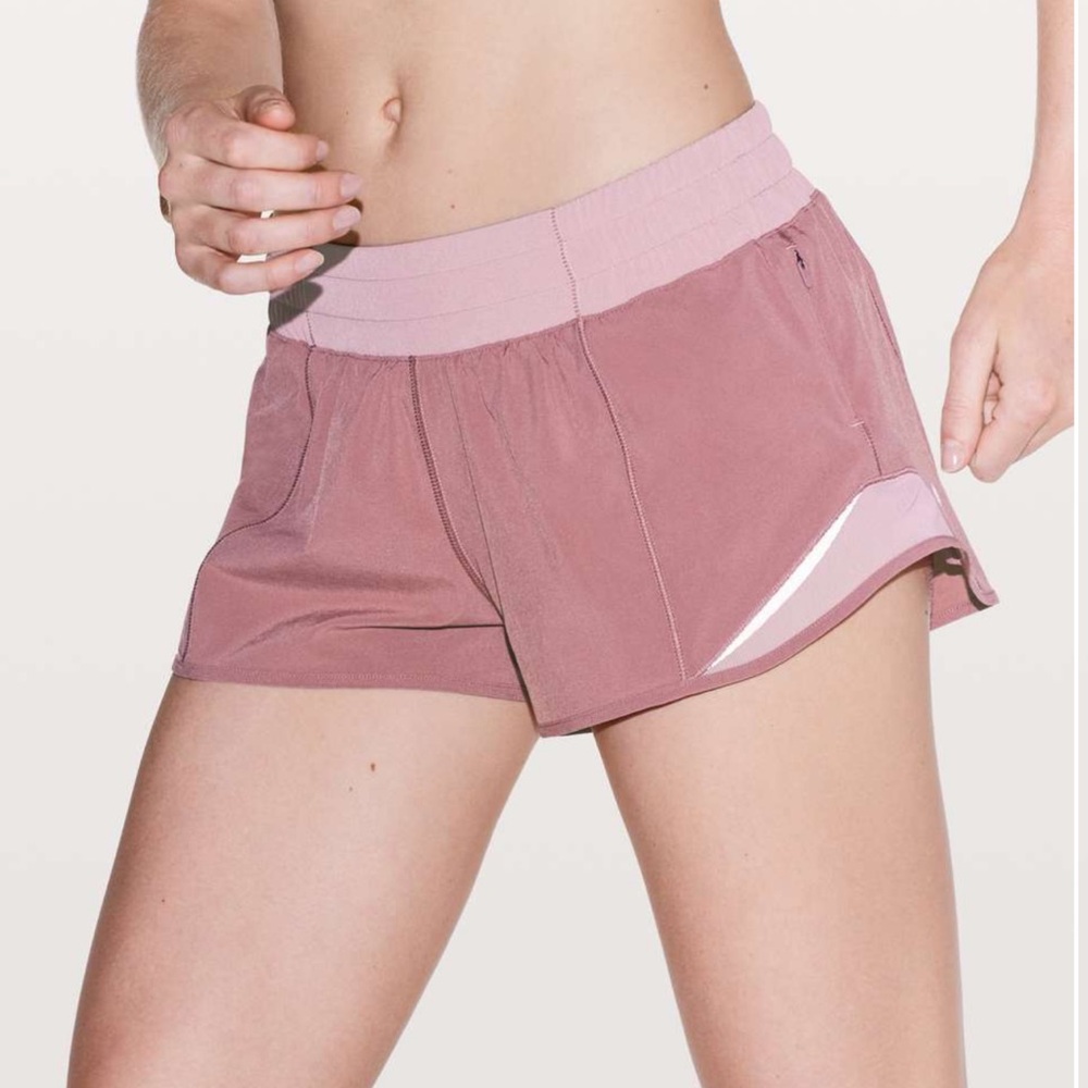 Lululemon 🍋 Hotty Hot Shorts II Size 6